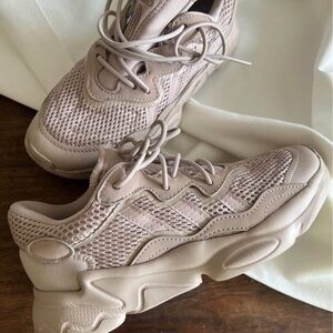 Kids Adidas Ozweego Sneakers - Beige